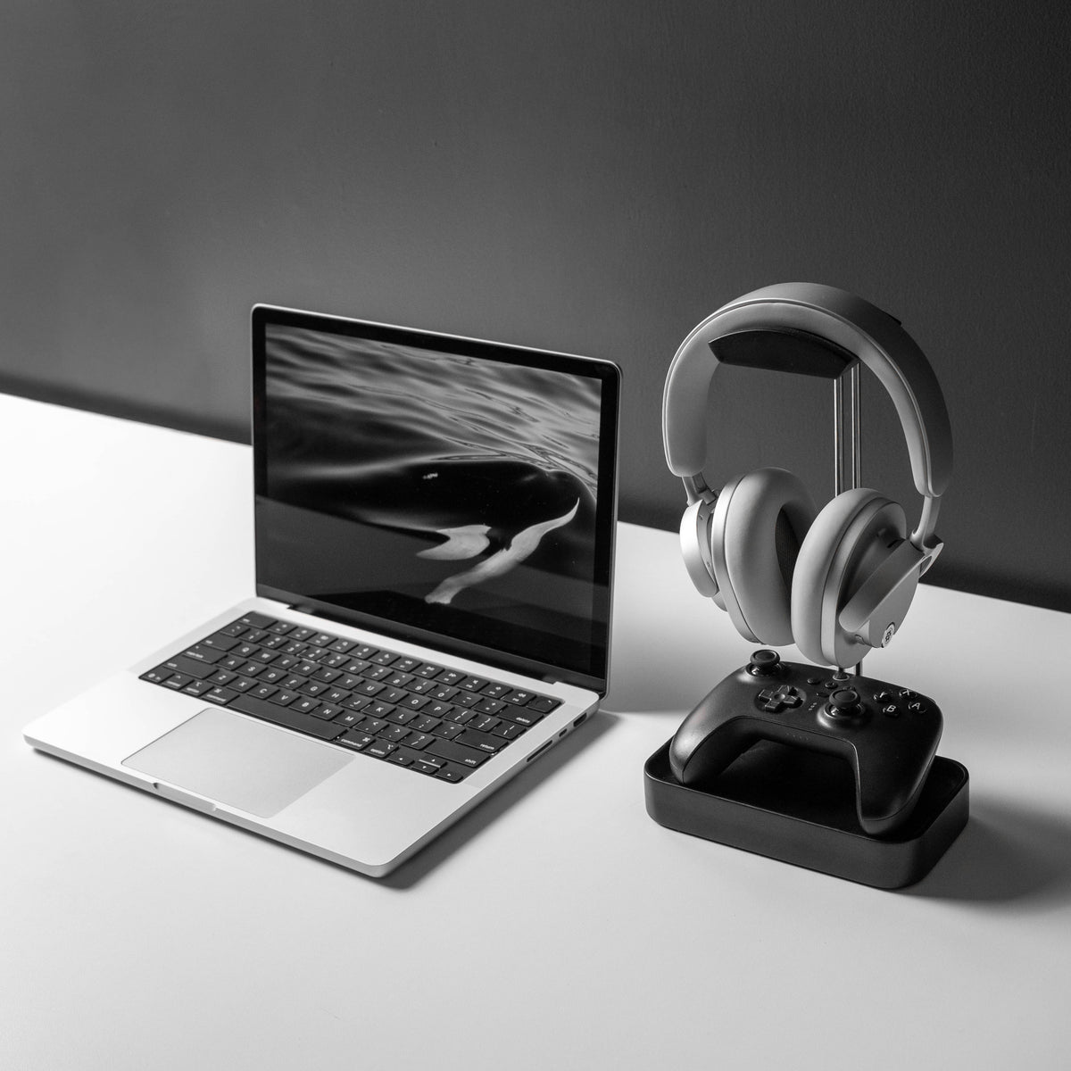 Headphone Stand | Black Wood