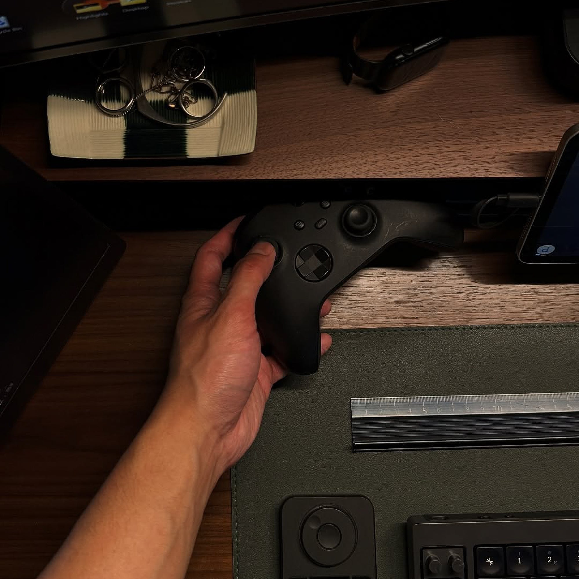 Desk Setup Cockpit | Walnut