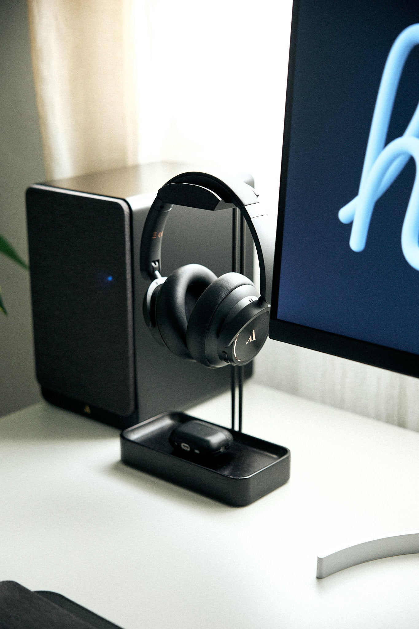 Headphone Stand | Black Wood - Raico Store