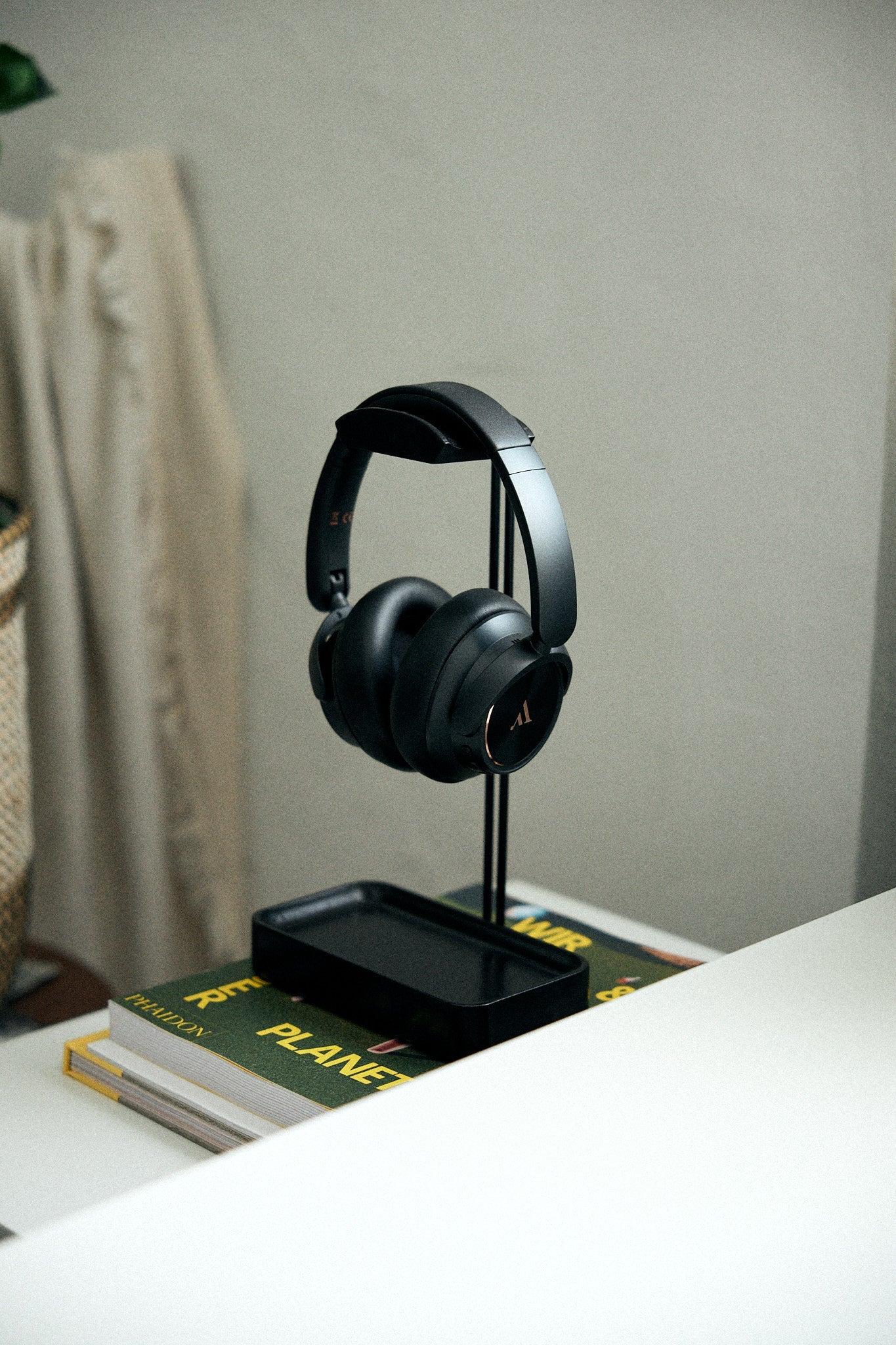 Wood Headphone Stand